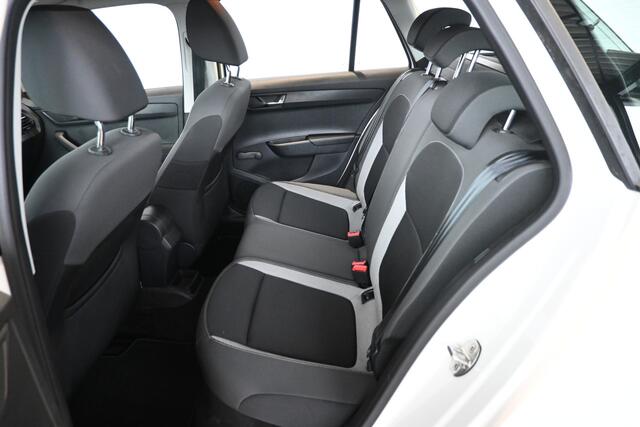 Skoda FABIA Combi 1.0 TSI Ambition Business Airco Navigatie Cruise Control Rijklaarprijs Inruil Mogelijk!