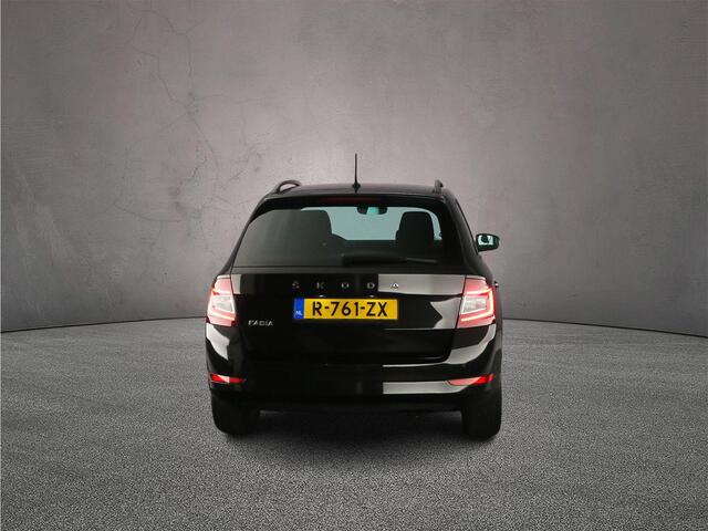 Skoda FABIA Combi Business Edition 1.0 TSI 95pk Navigatie, Cruise control, App connect, Parkeersensor achter, Airco, Bluetooth, LED dagrijverlichting