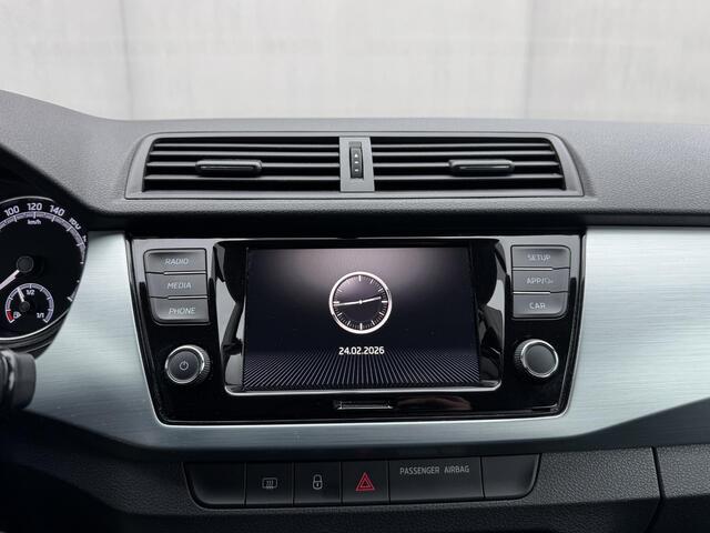 Skoda FABIA Combi 1.0 TSI Ambition / Lichtmetalen Velgen / Achteruitrijcamera met Parkeersensoren / Cruise Control / All Season banden / Trekhaak (1000 kg trekgewicht)/