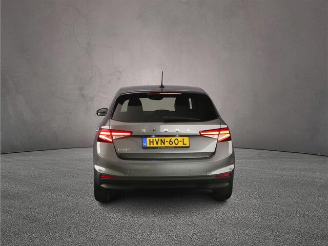 Skoda FABIA Business Edition 1.0 TSI 95pk Cruise control, Achteruitrijcamera, LED koplampen, Parkeersensoren, App connect, Bluetooth, DAB, Radio, Airco