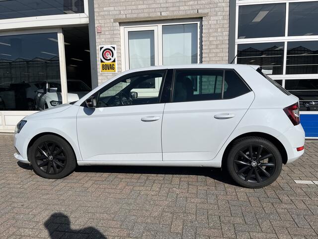 Skoda FABIA 1.0 TSI Sport business / KEYLESS/ SMARTLINK/ CRUISE CONTROL/ PARKEER SENSOREN/ DAB/ NAVI/ CLIMA/ 15'' LMV