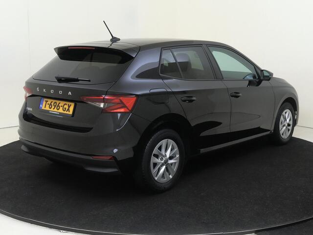 Skoda FABIA 1.0 TSI Ambition | Parkeersensoren | Adaptieve cruise control | CarPlay | Airco | Elektrisch inklapbare buitenspiegels |