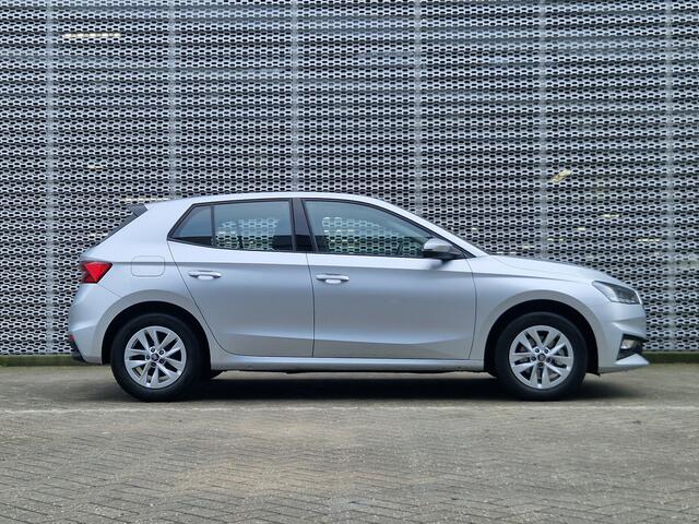 Skoda FABIA 1.0 TSI Selection / 15 inch