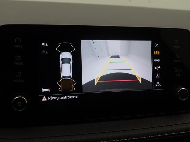 Skoda FABIA 1.0 TSi 116 Pk Automaat Monte Carlo | Stoelverwarming | Camera | Cruise Control | Climatronic | CarPlay | 17 inch | 28.033 Km !!