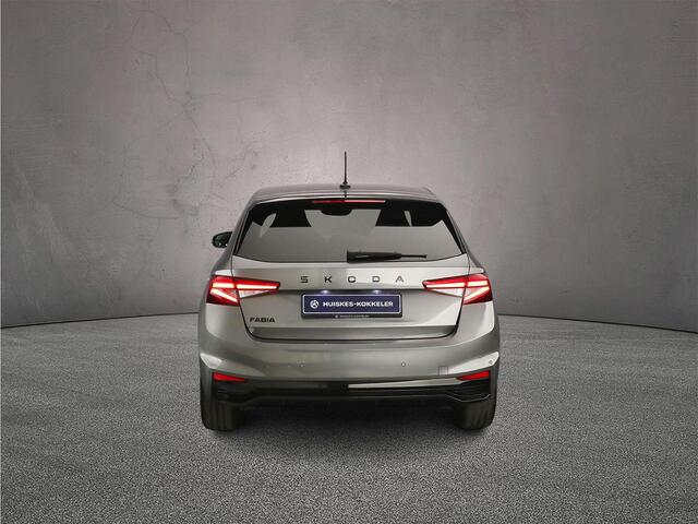 Skoda FABIA Monte Carlo 1.0 TSI 115pk DSG Automaat Cruise control, Achteruitrijcamera, Stoelverwarming, LED koplampen, Parkeersensoren, App connect