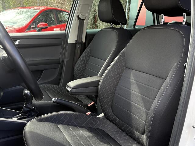 Skoda FABIA Combi 1.0 Style Business - Navigatie - Climate Controle - Trekhaak - Parkeersens V+A