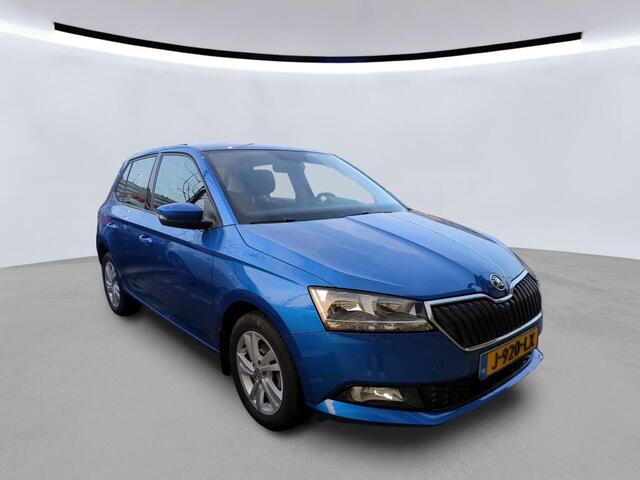 Skoda FABIA 1.0 TSI Style / Carplay / 15 Inch / Parkeersensoren / climate / Stoelverwarming