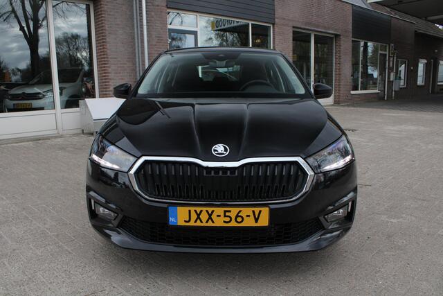 Skoda FABIA 1.0 TSI Carplay, Volledig digitaal, Achteruitrijcamera, NAVI, Stoelverwarming, CC, LED, Keyless, Parksens. V en A, 15" LMV