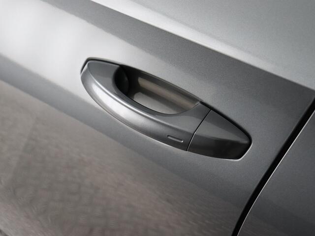 Skoda FABIA 1.0 TSI Business Edition (Stoelverw. / Camera / Navi / Draadloos carplay / Keyless)