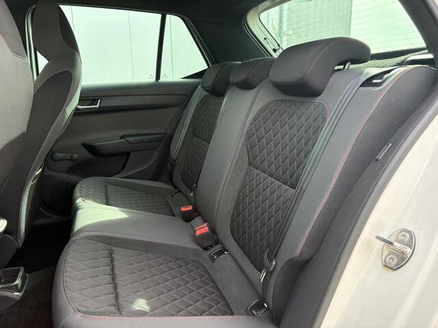 Skoda FABIA 1.0 TSI Sport business / Airco / Automaat / Cruise Control / Navigatie /