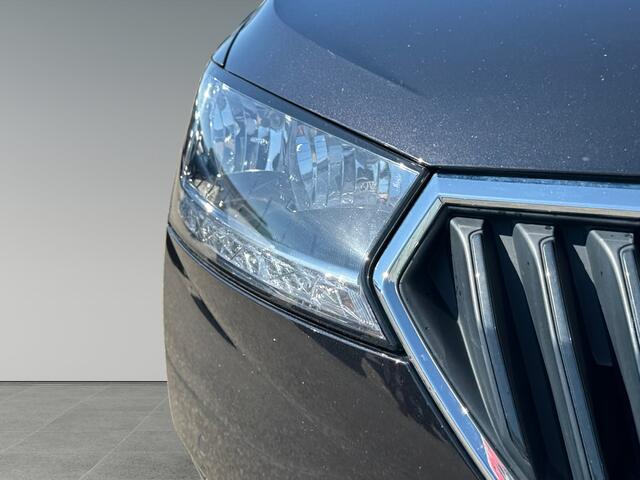 Skoda FABIA Combi 1.0 95pk TSI Business Edition Achteruitrijcamera | Parkeersensoren voor en achter | Cruise Control