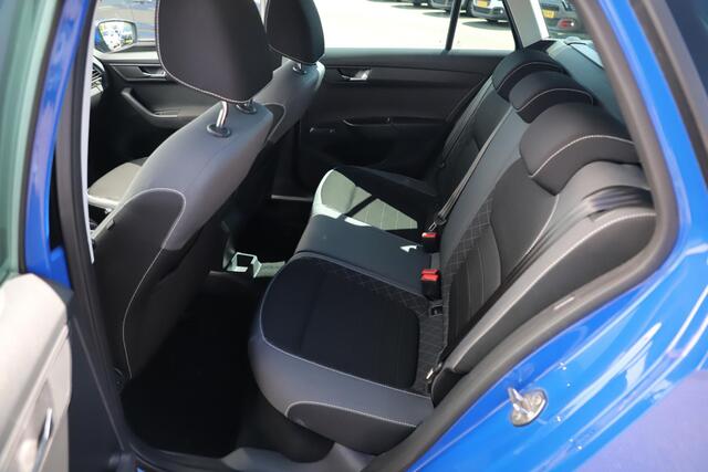 Skoda FABIA Combi 1.0 TSI Ambition 95PK NAP Trekhaak 15 inch LMV Navigatie Carplay Android Airco Cruise Control