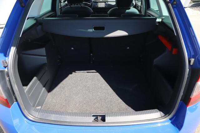 Skoda FABIA Combi 1.0 TSI Ambition 95PK NAP Trekhaak 15 inch LMV Navigatie Carplay Android Airco Cruise Control