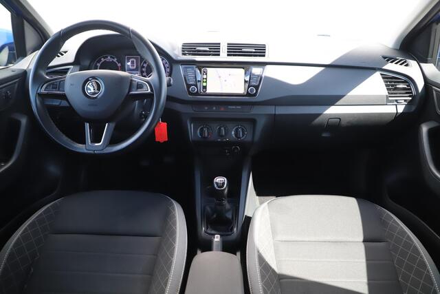 Skoda FABIA Combi 1.0 TSI Ambition 95PK NAP Trekhaak 15 inch LMV Navigatie Carplay Android Airco Cruise Control