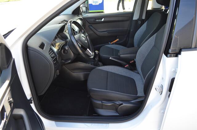 Skoda FABIA Combi 1.0 TSI Business Edition Carplay | Adaptive Cruise | Blind Spot | Navigatie