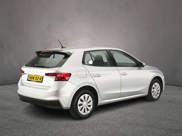 Skoda FABIA Essence 1.0 TSI 95pk Snelheidsbegrenzer, LED koplampen, Parkeersensor achter, App connect, DAB, Radio, Airco, Bluetooth