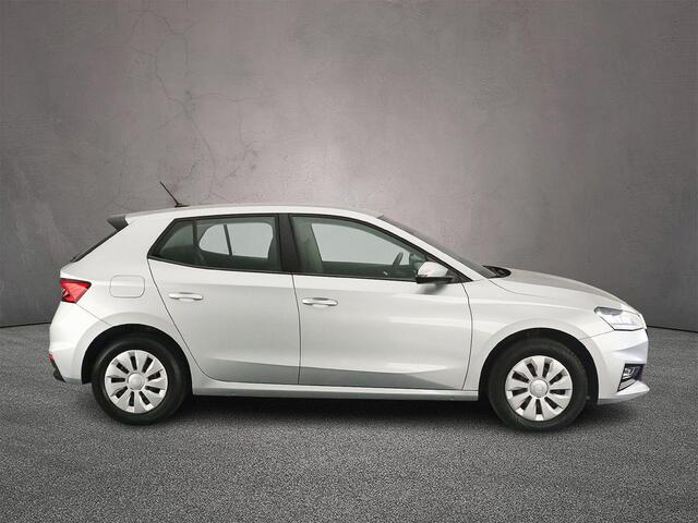 Skoda FABIA Essence 1.0 TSI 95pk Snelheidsbegrenzer, LED koplampen, Parkeersensor achter, App connect, DAB, Radio, Airco, Bluetooth