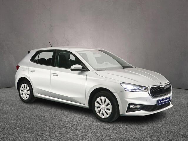 Skoda FABIA Essence 1.0 TSI 95pk Snelheidsbegrenzer, LED koplampen, Parkeersensor achter, App connect, DAB, Radio, Airco, Bluetooth