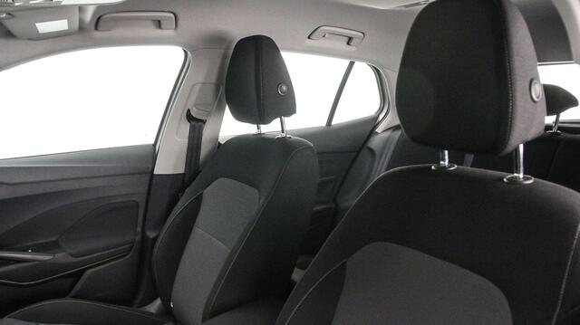 Skoda FABIA Selection 1.0 TSI 95pk Cruise control, Parkeersensor achter, LED koplampen, Airco, DAB, Radio, Bluetooth
