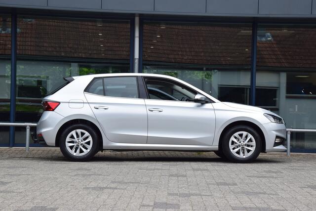 Skoda FABIA 1.0 TSI 96PK Business Edition | Org. NL | BOVAG Garantie | Trekhaak | Apple Carplay/Android Auto | Virtual Cockpit | Parkeersensoren | Cruise Control | Lichtmetalen Velgen |