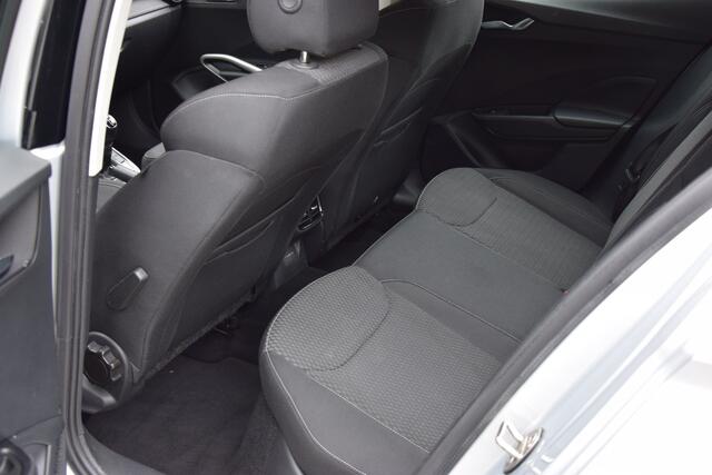 Skoda FABIA 1.0 TSI 96PK Business Edition | Org. NL | BOVAG Garantie | Trekhaak | Apple Carplay/Android Auto | Virtual Cockpit | Parkeersensoren | Cruise Control | Lichtmetalen Velgen |