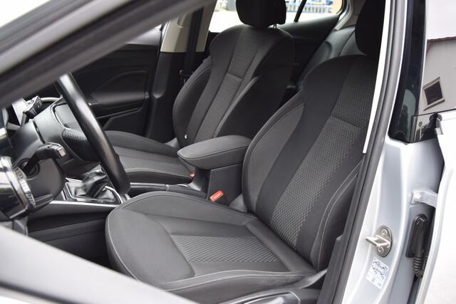Skoda FABIA 1.0 TSI 96PK Business Edition | Org. NL | BOVAG Garantie | Trekhaak | Apple Carplay/Android Auto | Virtual Cockpit | Parkeersensoren | Cruise Control | Lichtmetalen Velgen |