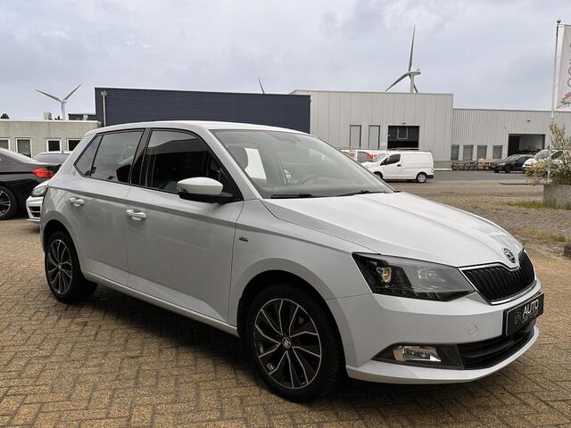 Skoda FABIA 1.2 TSI Drive 90PK | 1e Eigenaar | NL AUTO | Trekhaak | Parkeersensoren | APK tot 20-05-2027 | DAB+ | Climate Control | Cruise Control | Privacy Glass | Navigatie | 2 Sleutels |