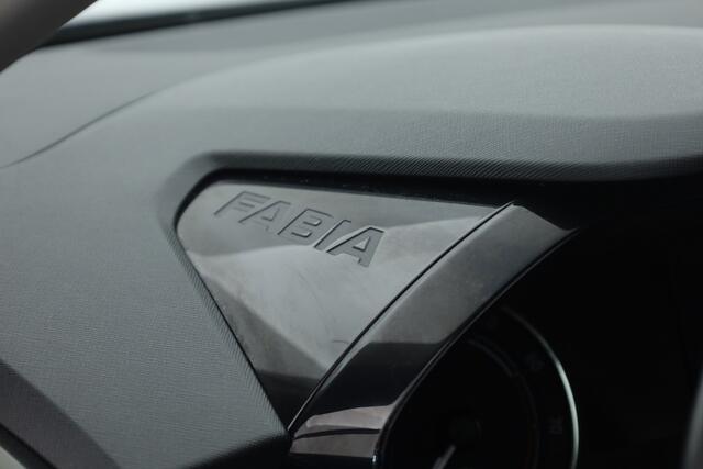 Skoda FABIA 1.0 TSI Ambition DSG | Apple CarPlay & Android Auto | Stoelverw. | Airco | All Season | LED | PDC A