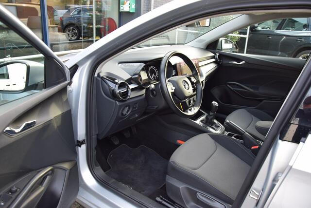 Skoda FABIA 1.0 TSI 96PK Ambition | Rijklaar incl. BOVAG Garantie | Org. NL | 16'' Velgen | All Season Banden | Navigatie | LED Koplampen | PDC Achter | AppleCarplay/AndroidAuto | Airco | DAB |