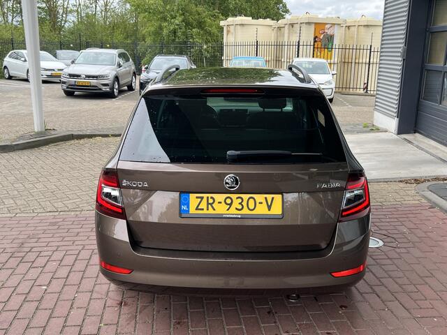 Skoda FABIA Combi 1.0 TSI Business Edition / Panorama dak / Navigatie / Led verlichting / Afneembare trekhaak