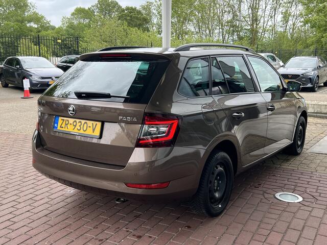 Skoda FABIA Combi 1.0 TSI Business Edition / Panorama dak / Navigatie / Led verlichting / Afneembare trekhaak