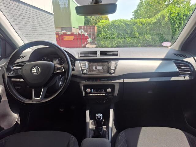 Skoda FABIA Combi 1.2TSI 90PK Navi Ecc Trekhaak Stoelverwarming Pdc Cruise Control Style Business Bluetooth Lmv Isofix Regen-Lichtsensor Origineel Nederlandse Auto 1.000KG Trekgewicht