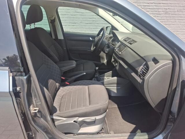 Skoda FABIA Combi 1.2TSI 90PK Navi Ecc Trekhaak Stoelverwarming Pdc Cruise Control Style Business Bluetooth Lmv Isofix Regen-Lichtsensor Origineel Nederlandse Auto 1.000KG Trekgewicht