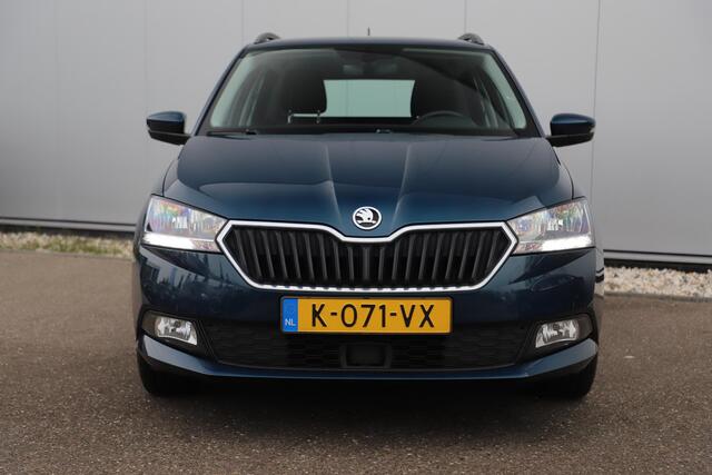 Skoda FABIA Combi 1.0 TSI Ambition 95PK Trekhaak Navigatie Carplay Android Clima Cruise Control Parkeersensor