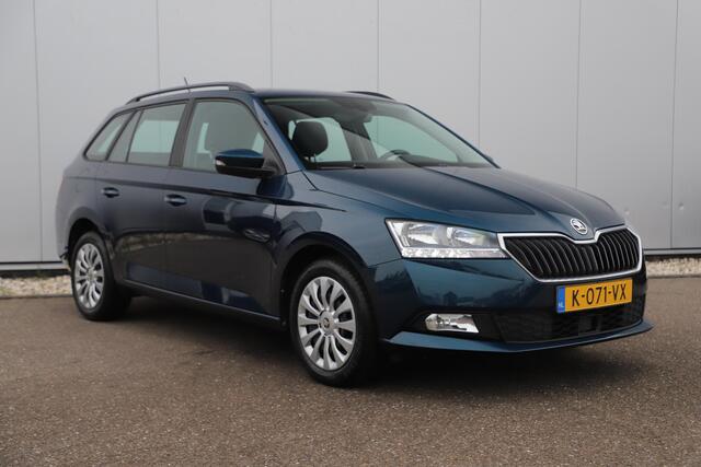 Skoda FABIA Combi 1.0 TSI Ambition 95PK Trekhaak Navigatie Carplay Android Clima Cruise Control Parkeersensor