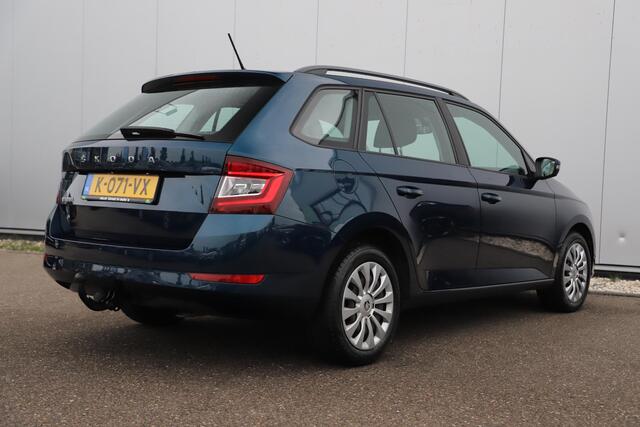 Skoda FABIA Combi 1.0 TSI Ambition 95PK Trekhaak Navigatie Carplay Android Clima Cruise Control Parkeersensor