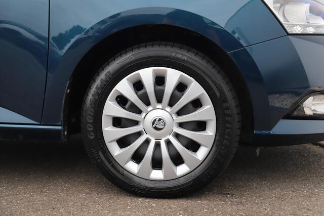 Skoda FABIA Combi 1.0 TSI Ambition 95PK Trekhaak Navigatie Carplay Android Clima Cruise Control Parkeersensor