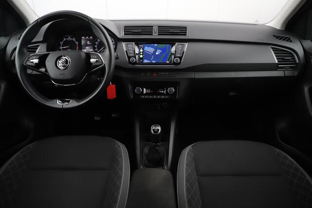 Skoda FABIA Combi 1.0 TSI Ambition 95PK Trekhaak Navigatie Carplay Android Clima Cruise Control Parkeersensor