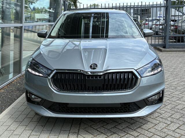 Skoda FABIA Selection 1.0 TSI 95 PK | Parkeersensoren | Apple Carplay/Android Auto | 16" Lichtmetalen Velgen | Getint glas |