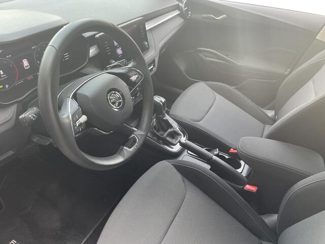 Skoda FABIA 1.0 TSI Automaat Ambition Skoda Fabia 1.0 TSI Ambition Panoramadak Navigatie Carplay PDC Camera Adaptive Cruise Control Stoelverwarming Full LED Climatronic