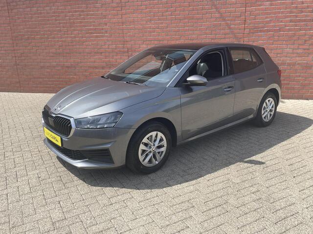 Skoda FABIA 1.0 TSI Automaat Ambition Skoda Fabia 1.0 TSI Ambition Panoramadak Navigatie Carplay PDC Camera Adaptive Cruise Control Stoelverwarming Full LED Climatronic