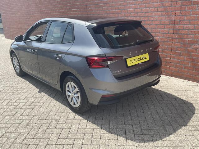 Skoda FABIA 1.0 TSI Automaat Ambition Skoda Fabia 1.0 TSI Ambition Panoramadak Navigatie Carplay PDC Camera Adaptive Cruise Control Stoelverwarming Full LED Climatronic