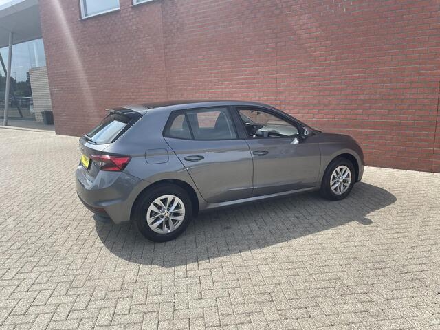 Skoda FABIA 1.0 TSI Automaat Ambition Skoda Fabia 1.0 TSI Ambition Panoramadak Navigatie Carplay PDC Camera Adaptive Cruise Control Stoelverwarming Full LED Climatronic