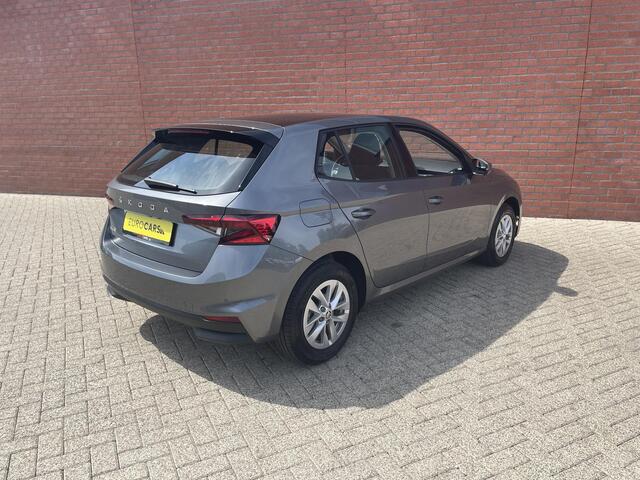Skoda FABIA 1.0 TSI Automaat Ambition Skoda Fabia 1.0 TSI Ambition Panoramadak Navigatie Carplay PDC Camera Adaptive Cruise Control Stoelverwarming Full LED Climatronic