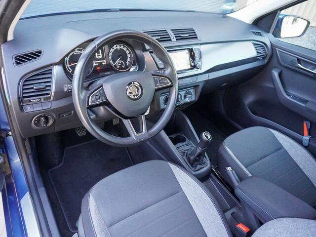 Skoda FABIA Combi 1.0 TSI Bus. Edition Trekhaak | CarPlay | NAP | Airco | Navi