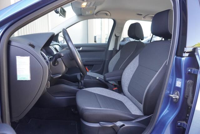 Skoda FABIA Combi 1.0 TSI Bus. Edition Trekhaak | CarPlay | NAP | Airco | Navi