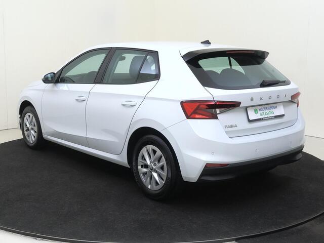 Skoda FABIA 1.0 TSI Ambition | CarPlay | Keyless | Lane- en frontassist | Parkeersensoren achter | DAB radio | Cruise control |