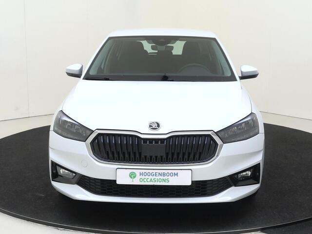 Skoda FABIA 1.0 TSI Ambition | CarPlay | Keyless | Lane- en frontassist | Parkeersensoren achter | DAB radio | Cruise control |