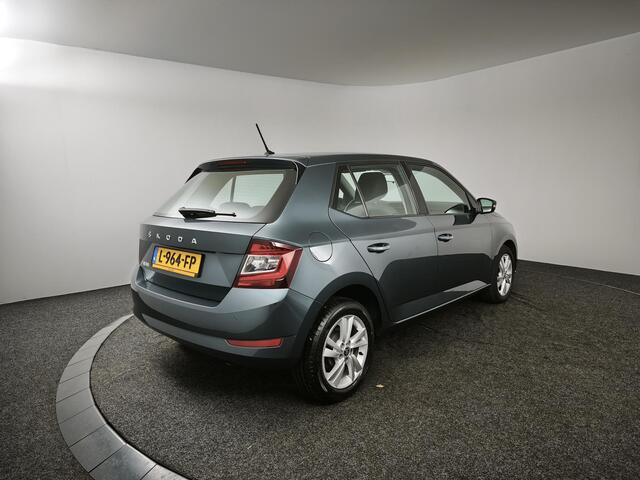 Skoda FABIA 1.0 TSI Ambition | Navigatie | Parkeersensoren | Cruise Control | DAB+ |