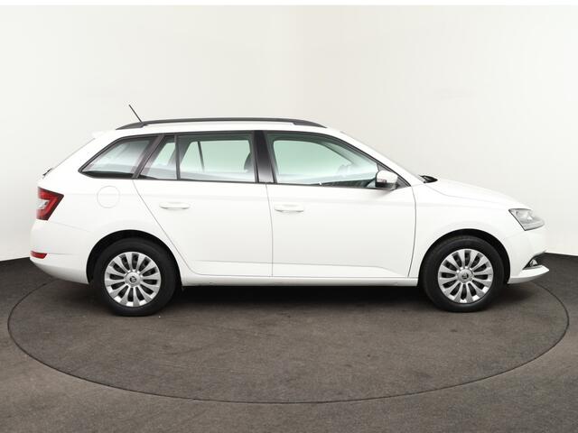 Skoda FABIA Combi 1.0 TSI Ambition | Trekhaak o CarPlay o Cruise o Parkeersensoren